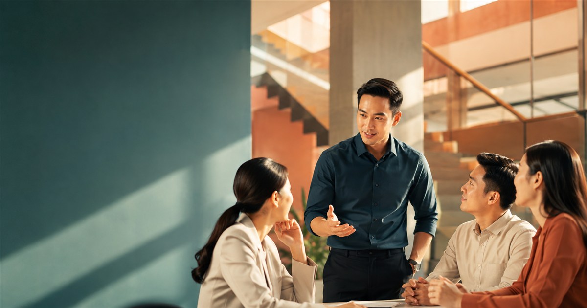 Lộ trình thăng tiến: Đừng chờ được nhìn thấy, hãy chủ động tạo bằng chứng